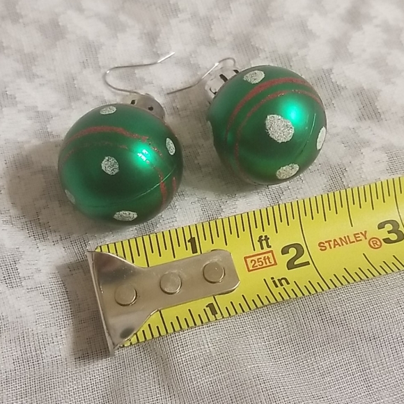 5/$20** Christmas Ornament Earings - Picture 4 of 5